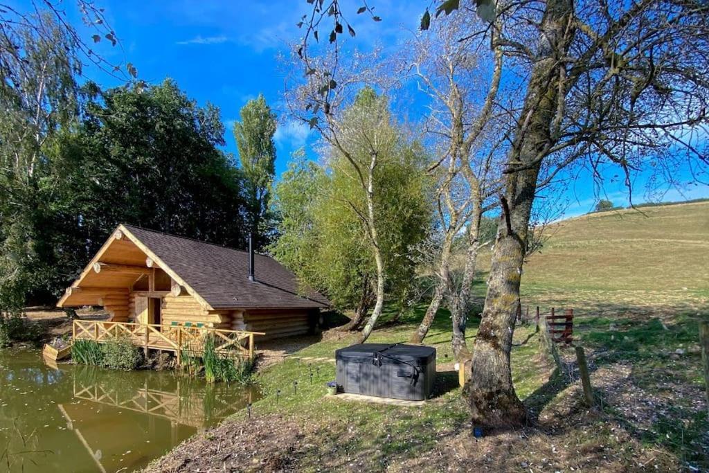 Log Cabin/Hot Tub On Private Lake Jurassic Coast Bridport Exterior foto